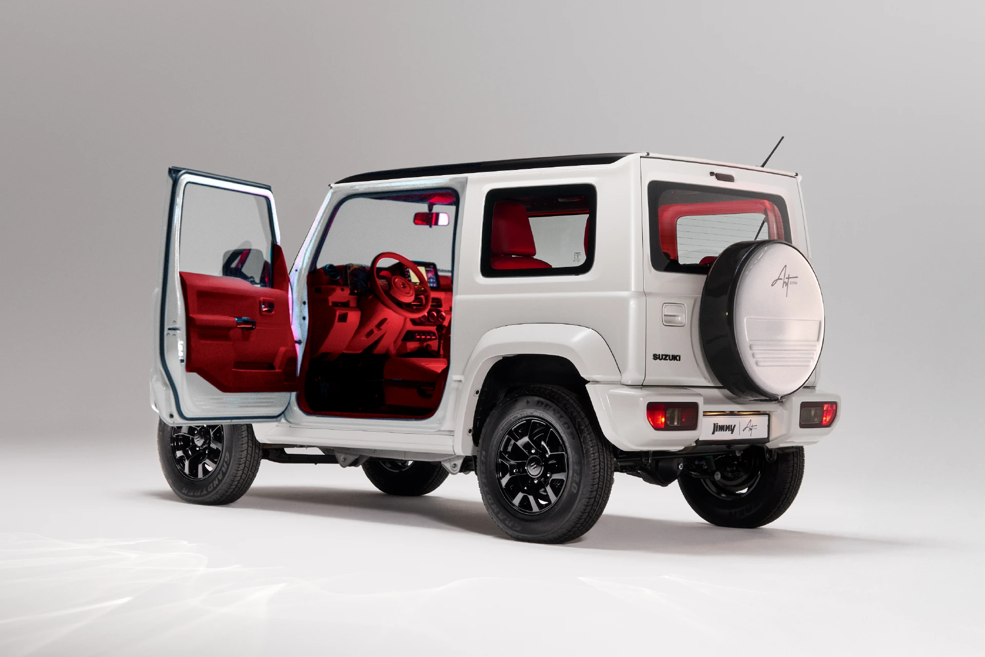 Jimny Art Edition bring customization to the UAE.