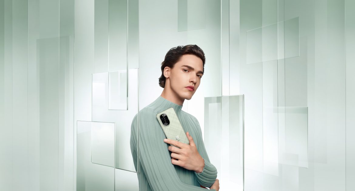 Resized_nova 13 Pro_Product_Creative lifestyle shot_Headquarter_MKT_ZUY_Product_Creative Shot_CG_Green_Clean_JPG_RGB_20241107 The Future of Smartphone Elegance & Innovation